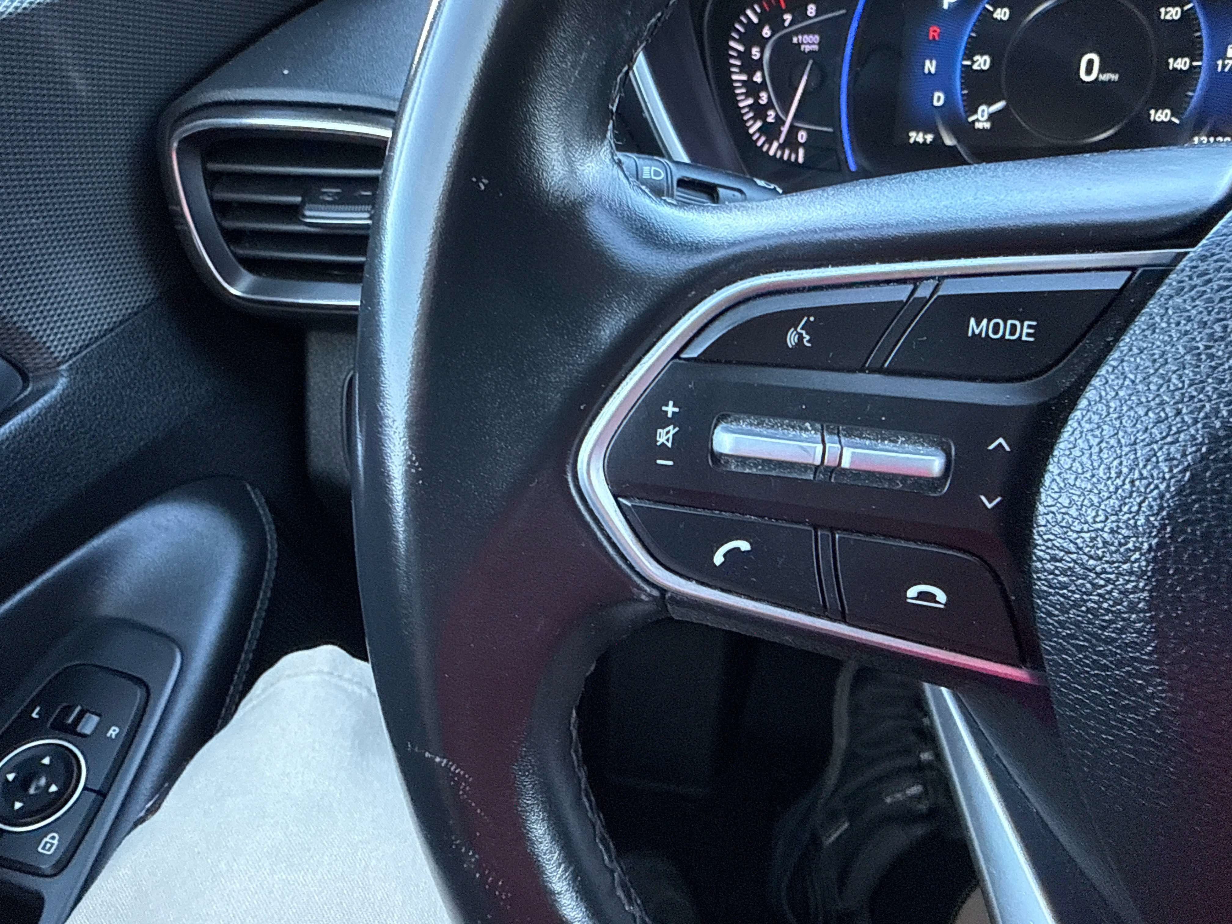 2020 Hyundai Santa Fe SEL - Photo 23