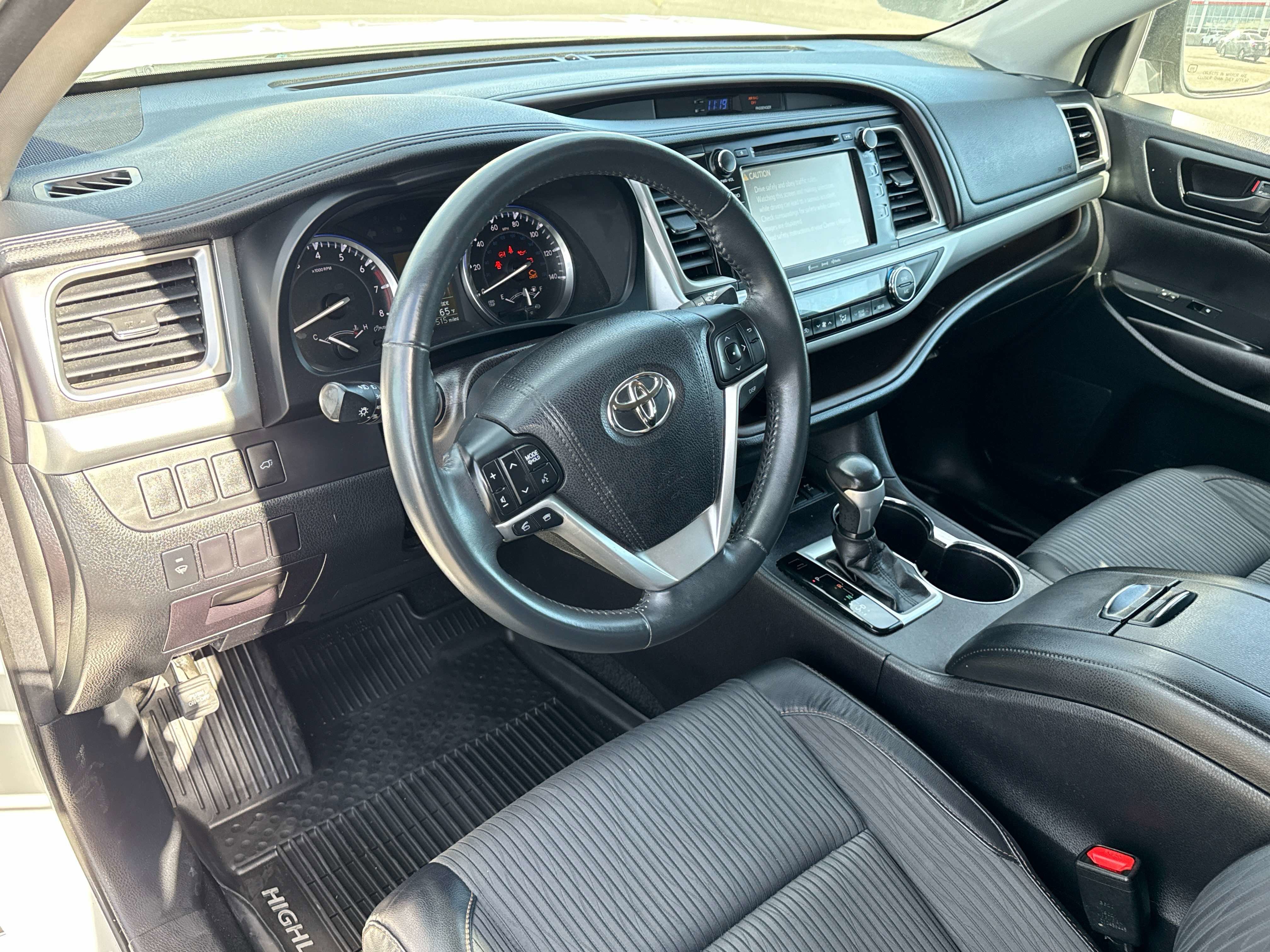2016 Toyota HIGHLANDER LE Plus