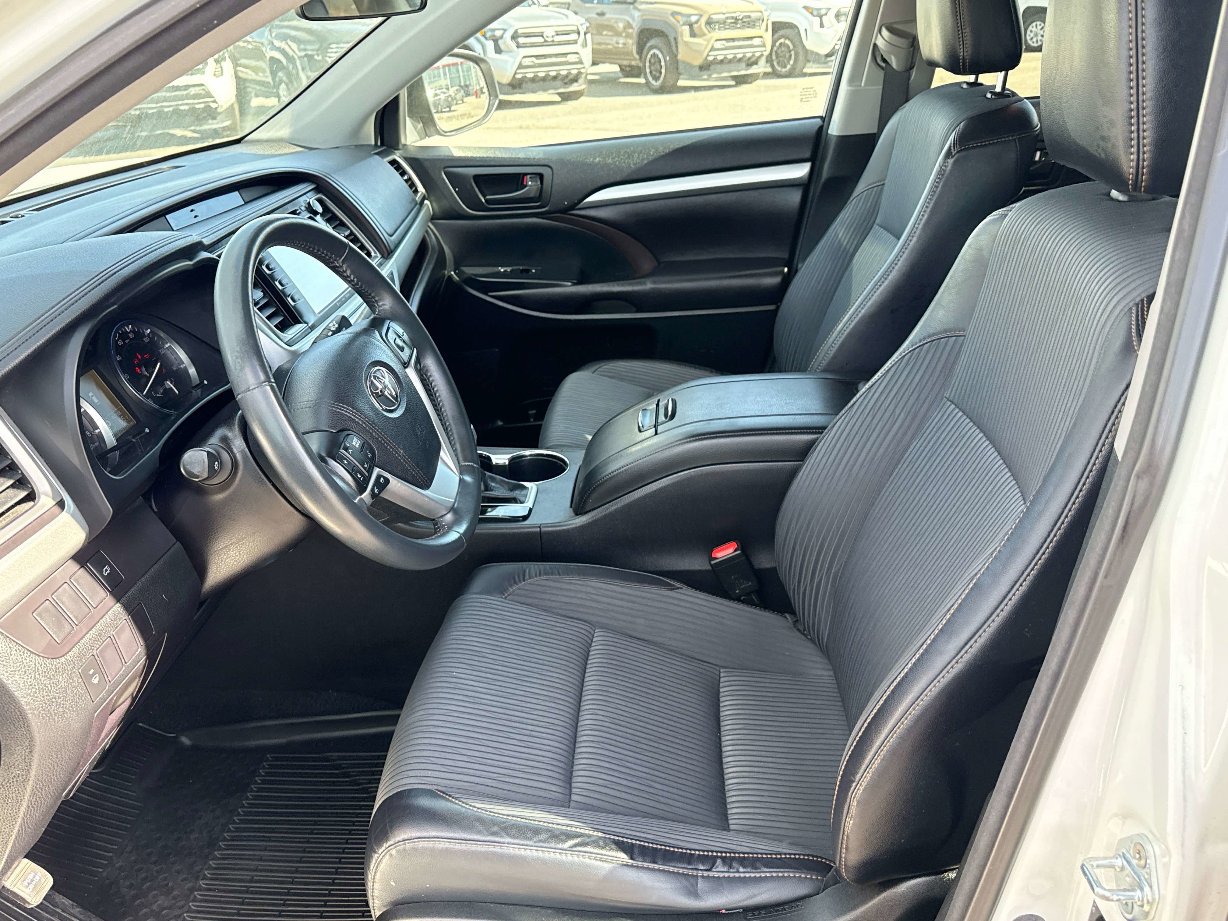 2016 Toyota HIGHLANDER LE Plus