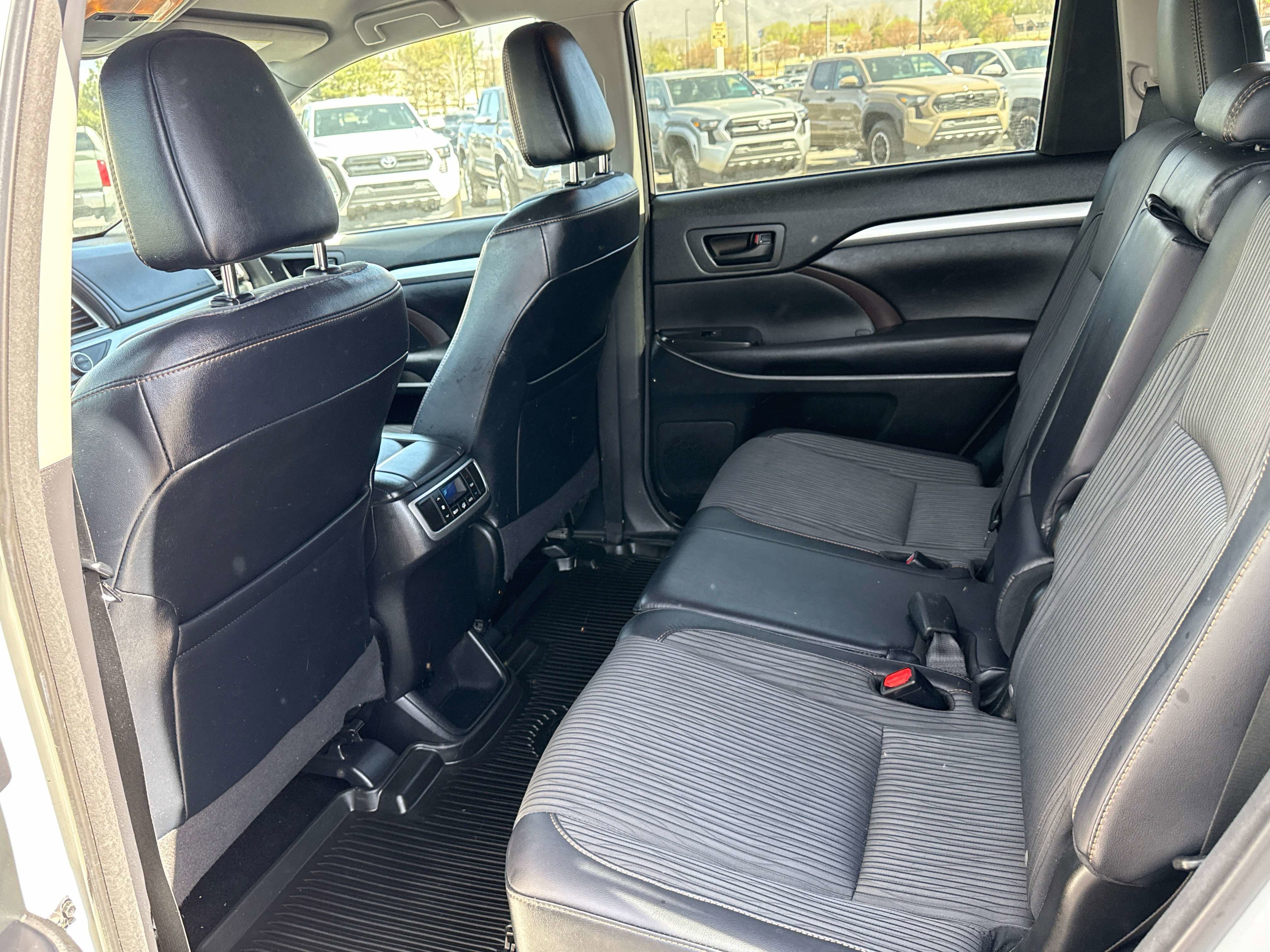 2016 Toyota HIGHLANDER LE Plus