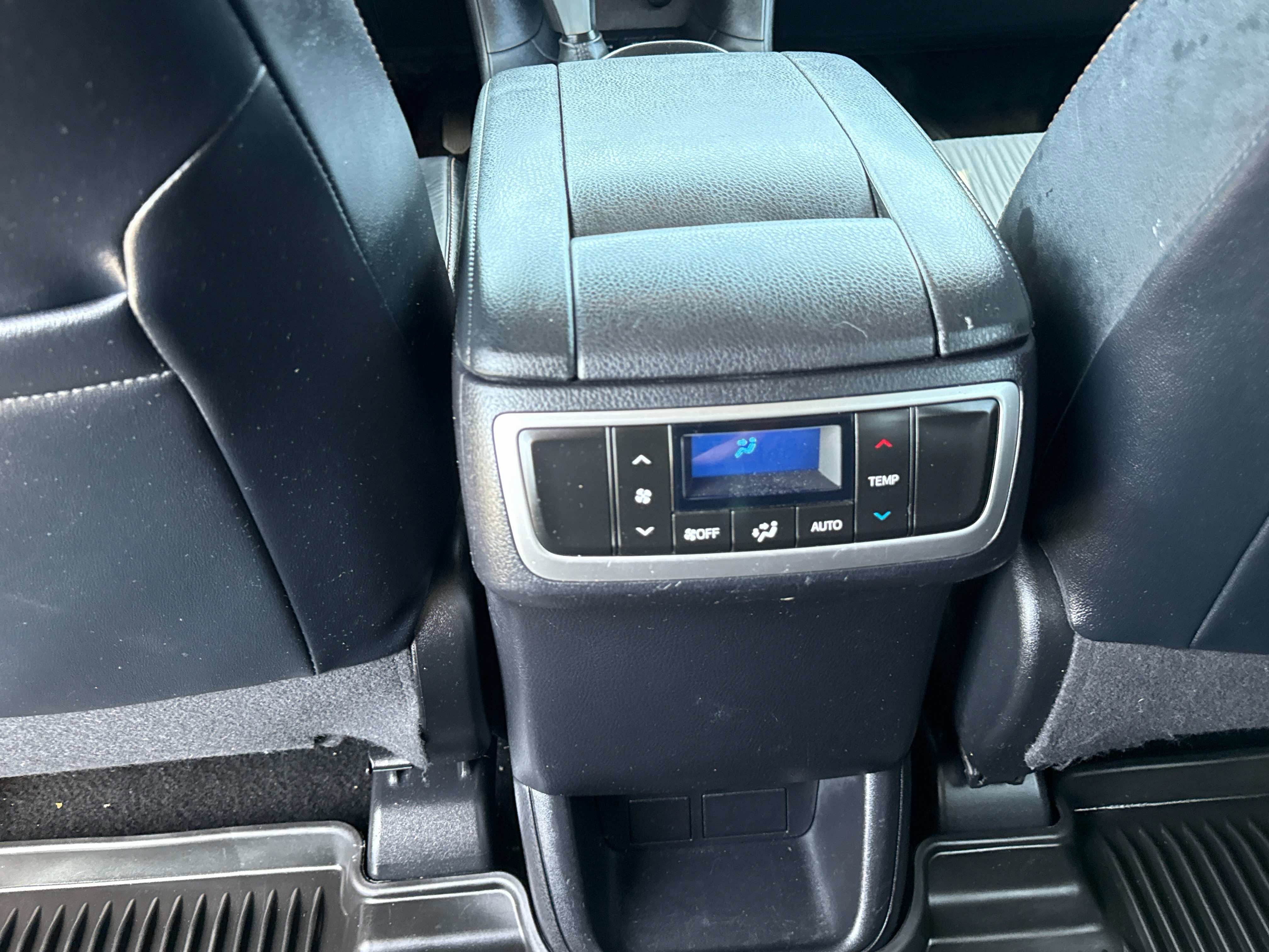 2016 Toyota HIGHLANDER LE Plus