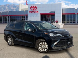 2024 Toyota Sienna LE