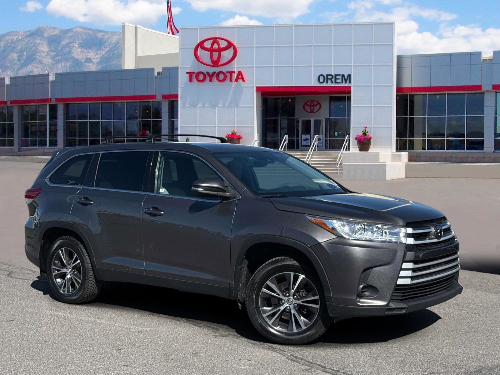 2019 Toyota HIGHLANDER LE
