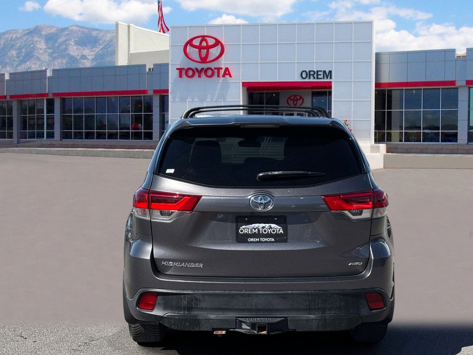 2019 Toyota HIGHLANDER LE
