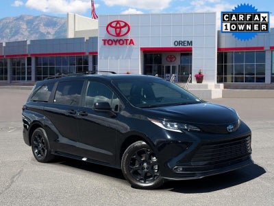 2025 Toyota Sienna Woodland Edition