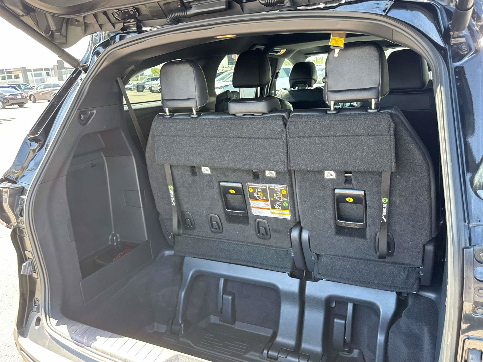 2025 Toyota Sienna Woodland Edition