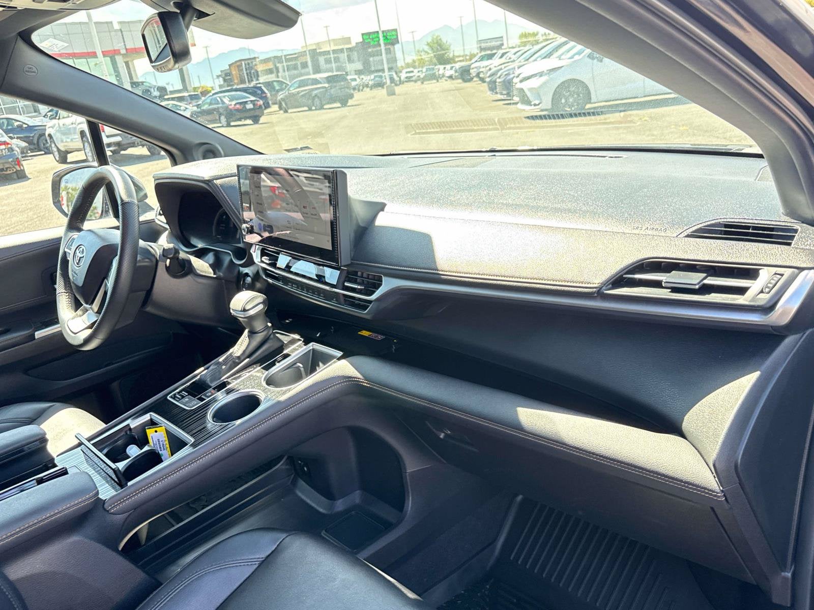 2025 Toyota Sienna Woodland Edition