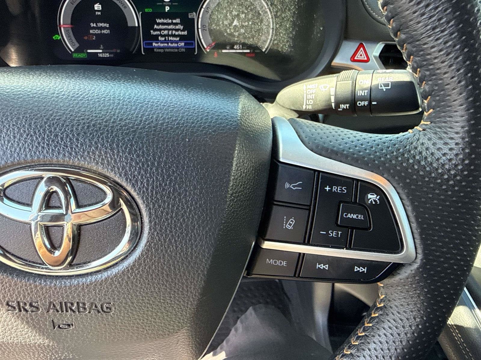 2025 Toyota Sienna Woodland Edition