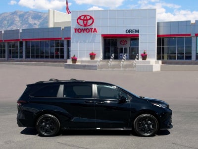 2025 Toyota Sienna Woodland Edition