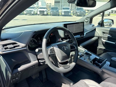 2025 Toyota Sienna Woodland Edition