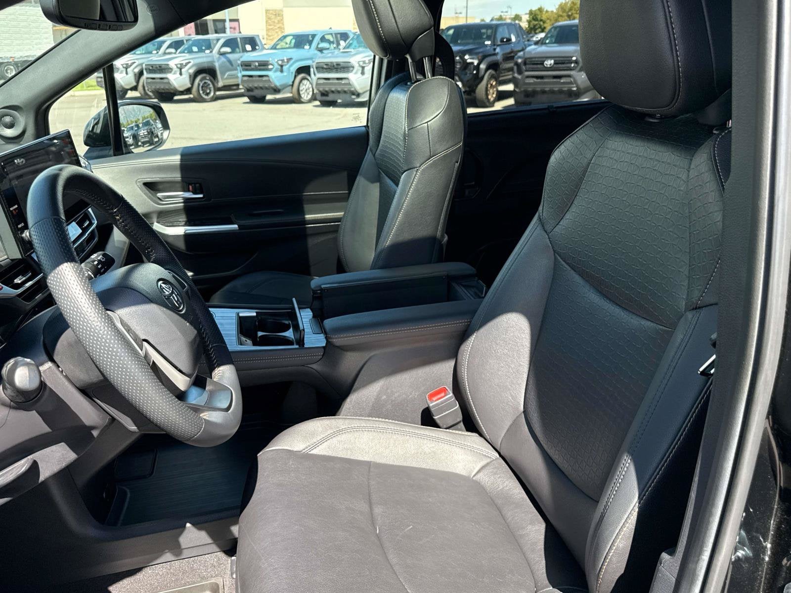 2025 Toyota Sienna Woodland Edition