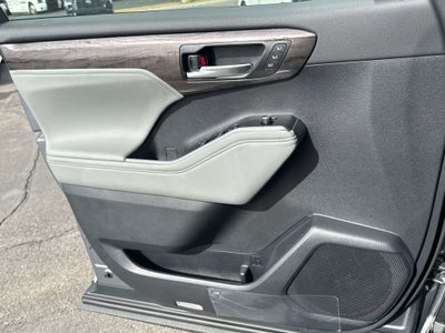 2026 Toyota Highlander Hybrid Hybrid Platinum