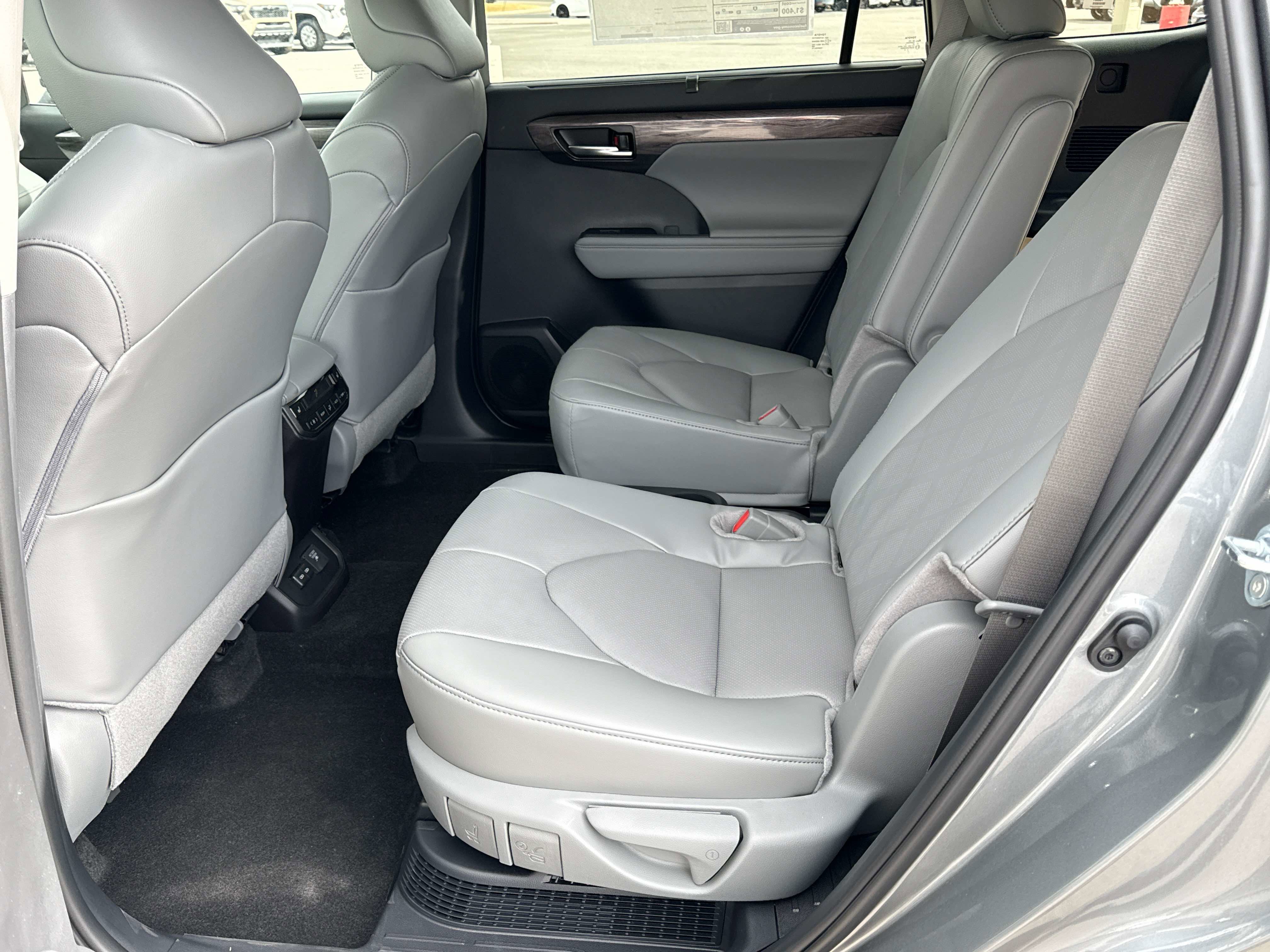 2026 Toyota Highlander Hybrid Hybrid Platinum