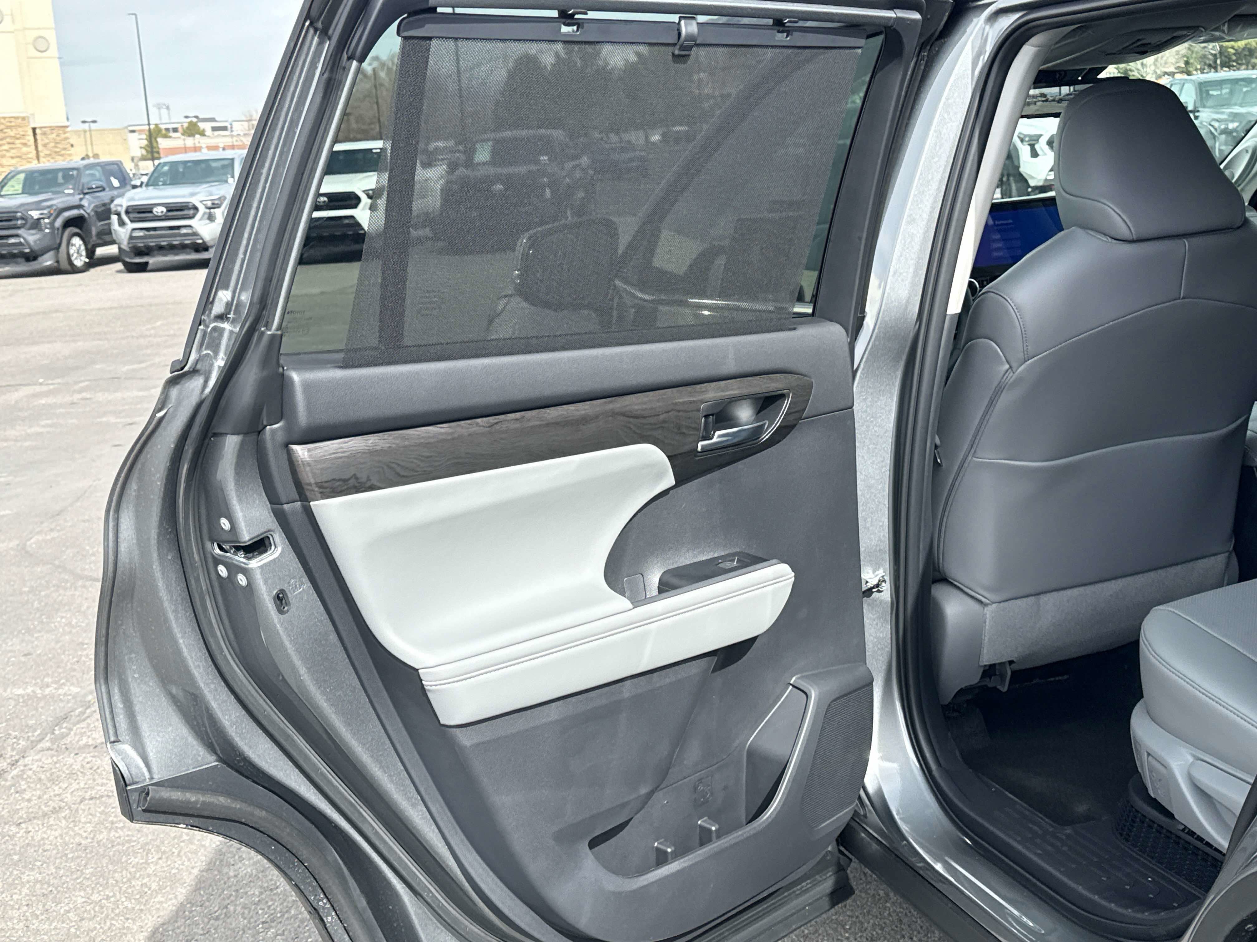 2026 Toyota Highlander Hybrid Hybrid Platinum