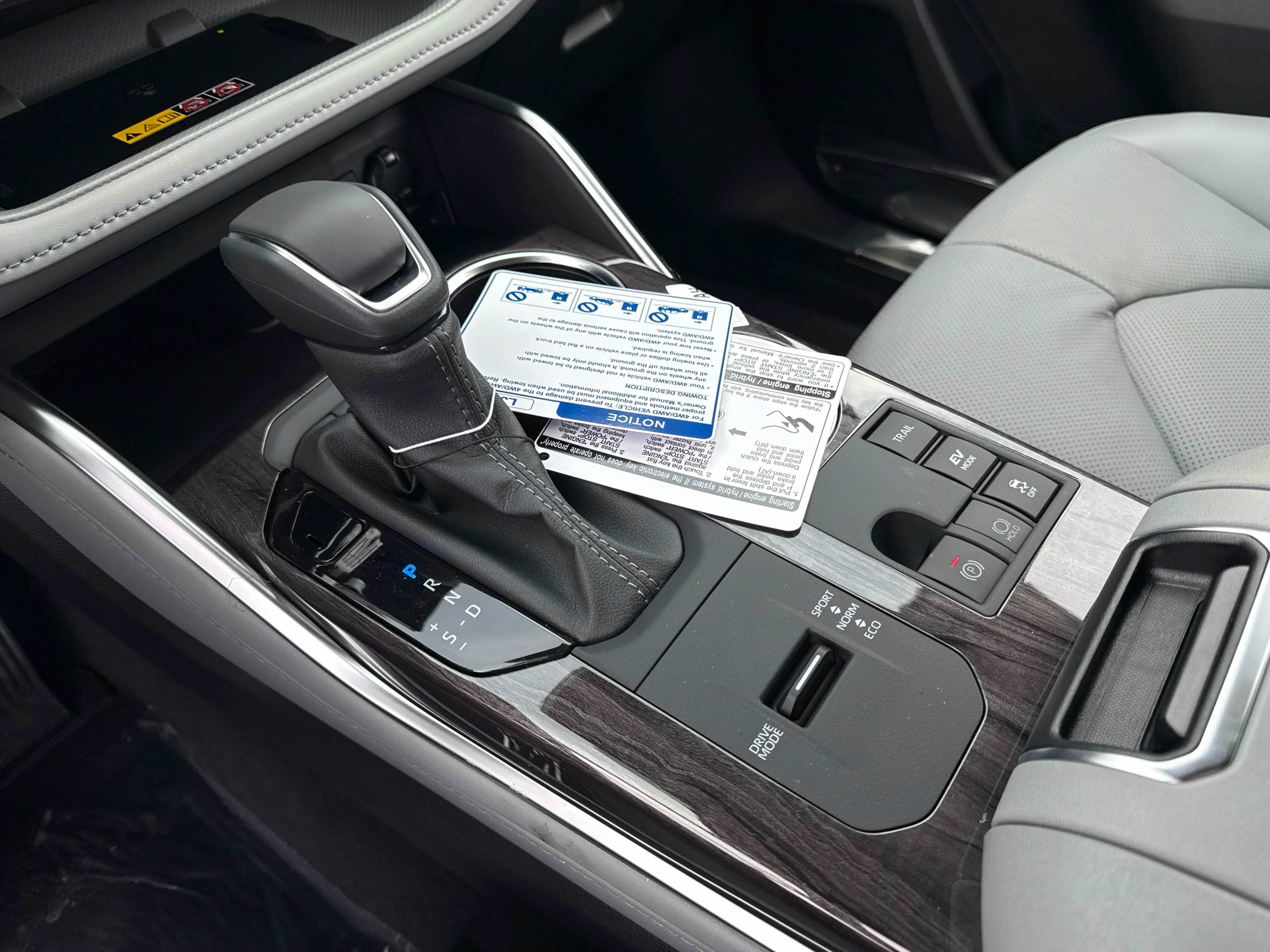 2026 Toyota Highlander Hybrid Hybrid Platinum