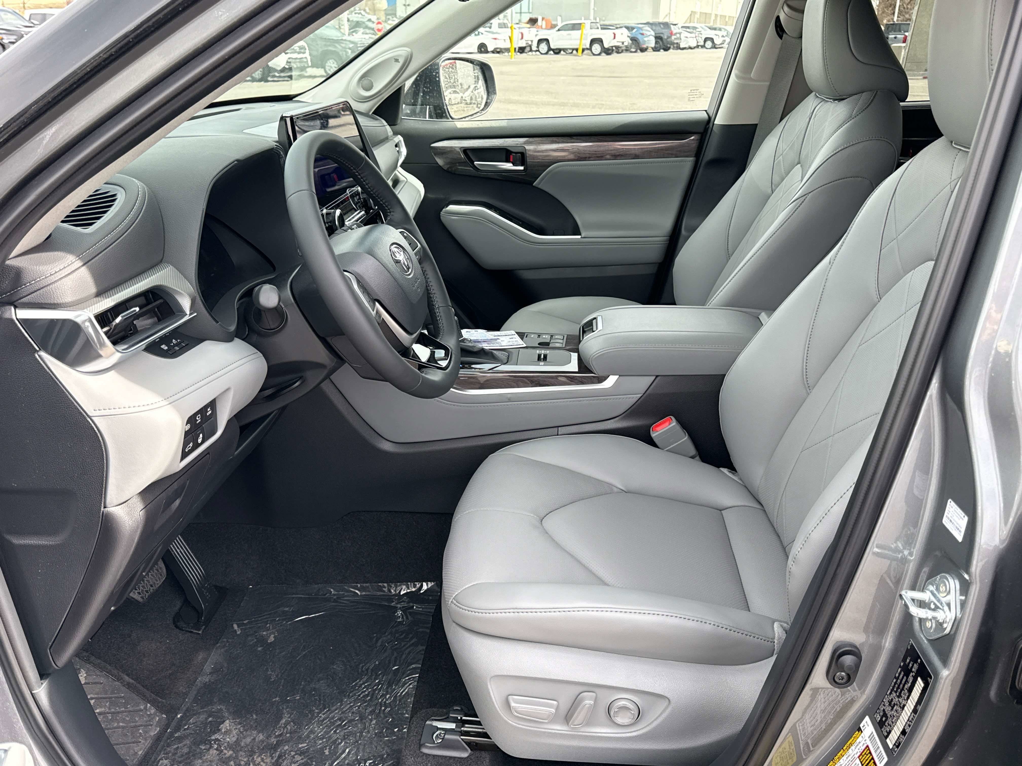 2026 Toyota Highlander Hybrid Hybrid Platinum