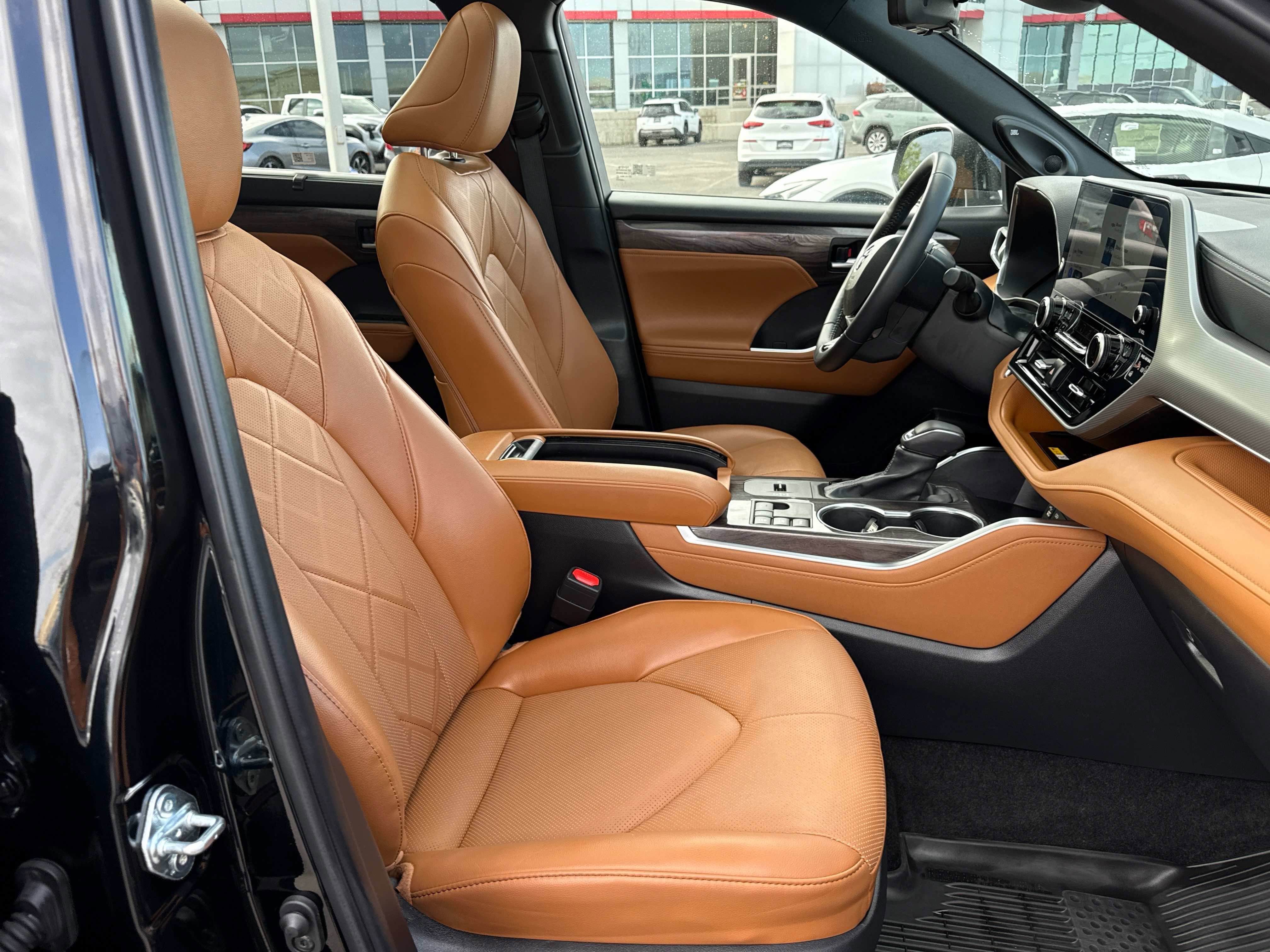 2024 Toyota Highlander Hybrid Hybrid Platinum