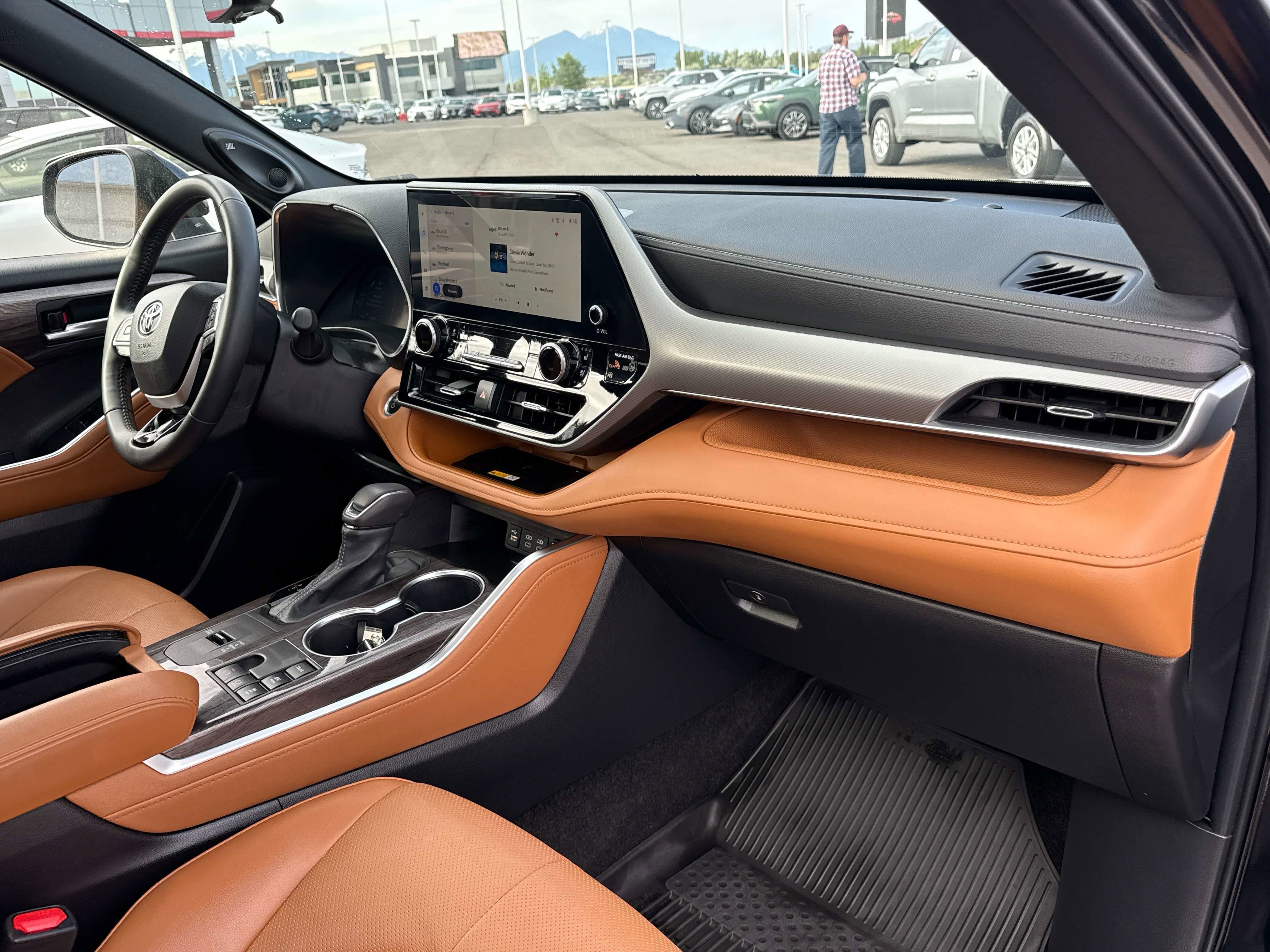 2024 Toyota Highlander Hybrid Hybrid Platinum