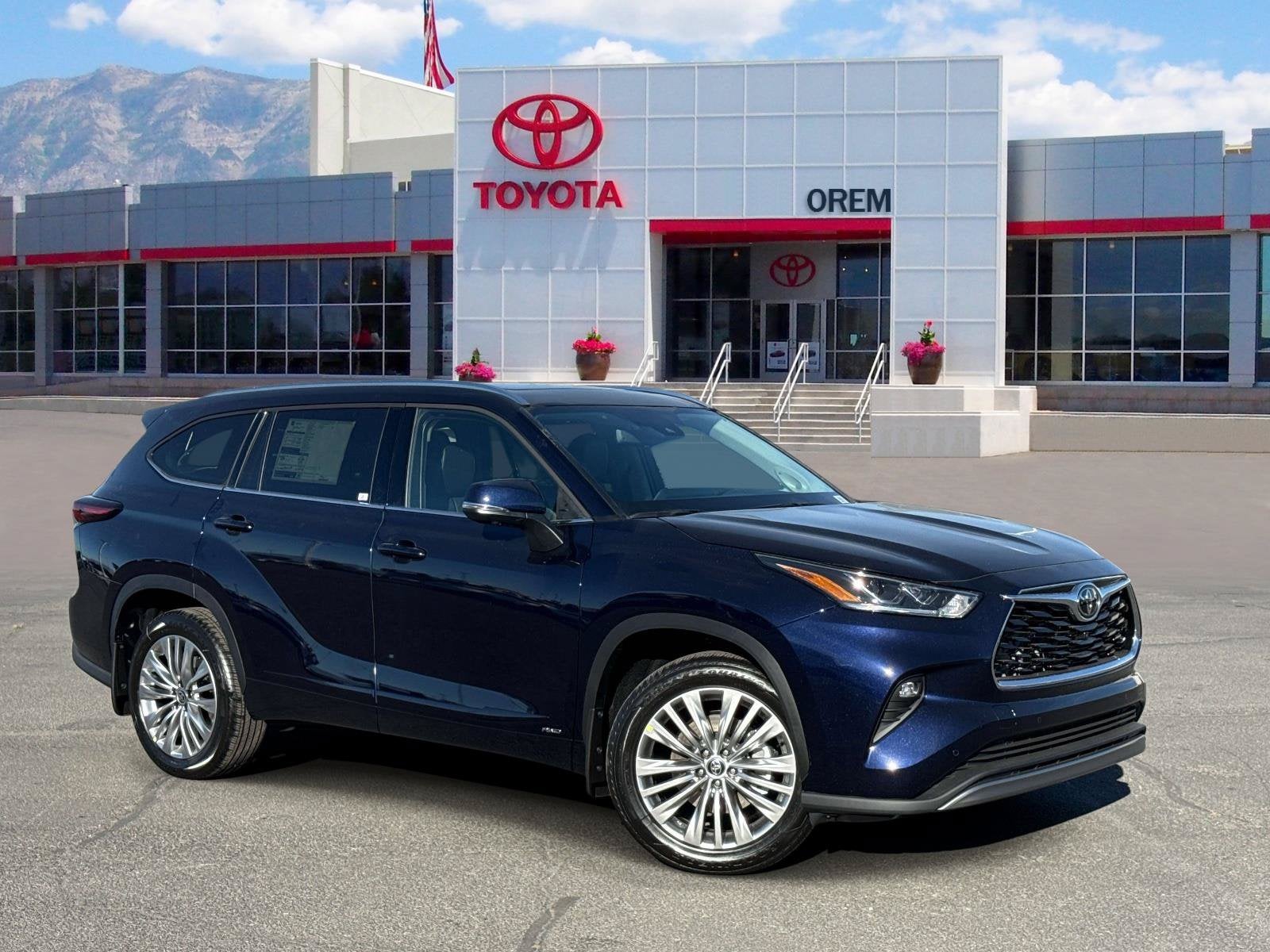 2026 Toyota Highlander Hybrid Platinum