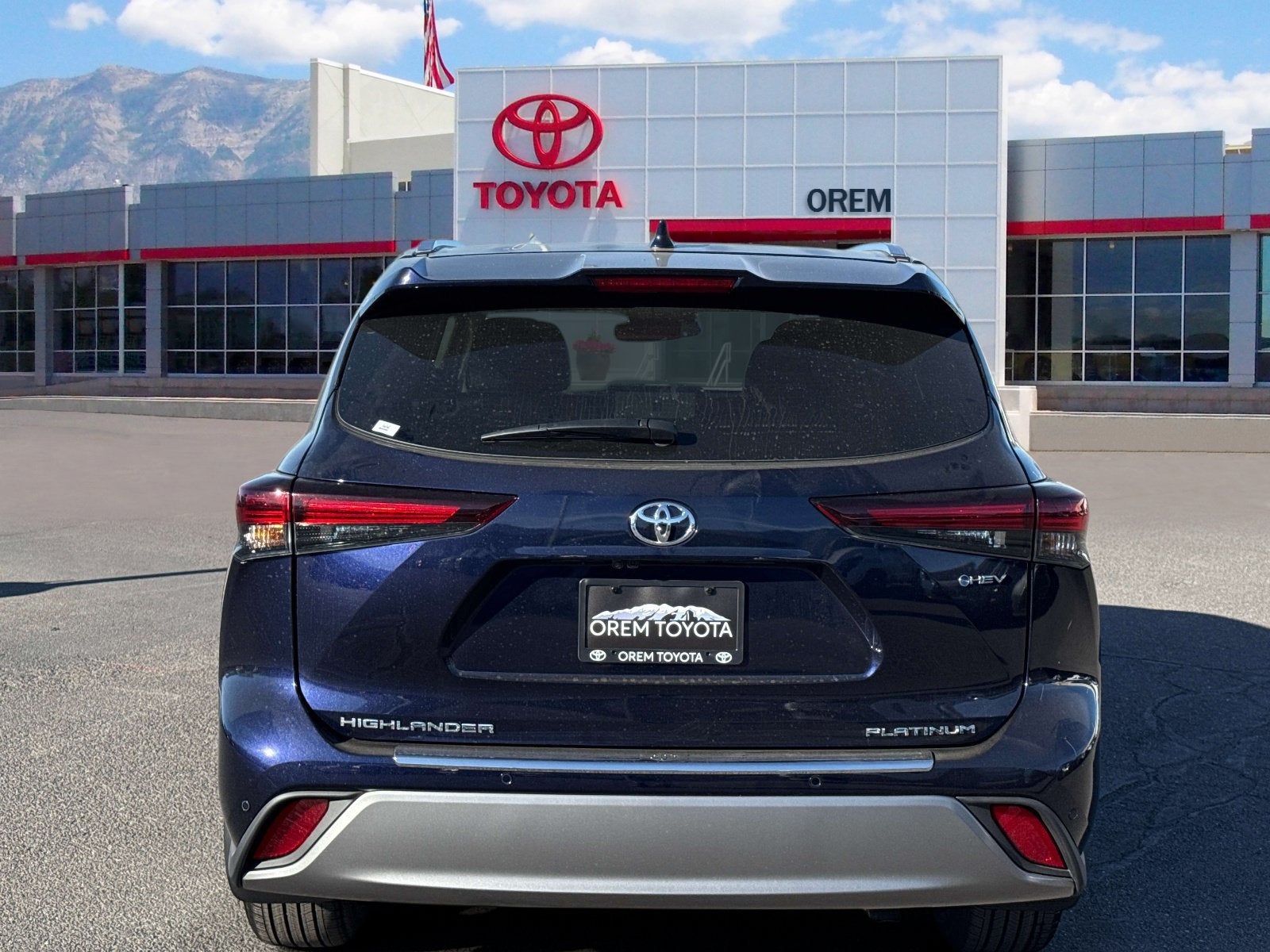 2026 Toyota Highlander Hybrid Platinum