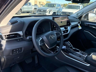 2026 Toyota Highlander Hybrid Platinum