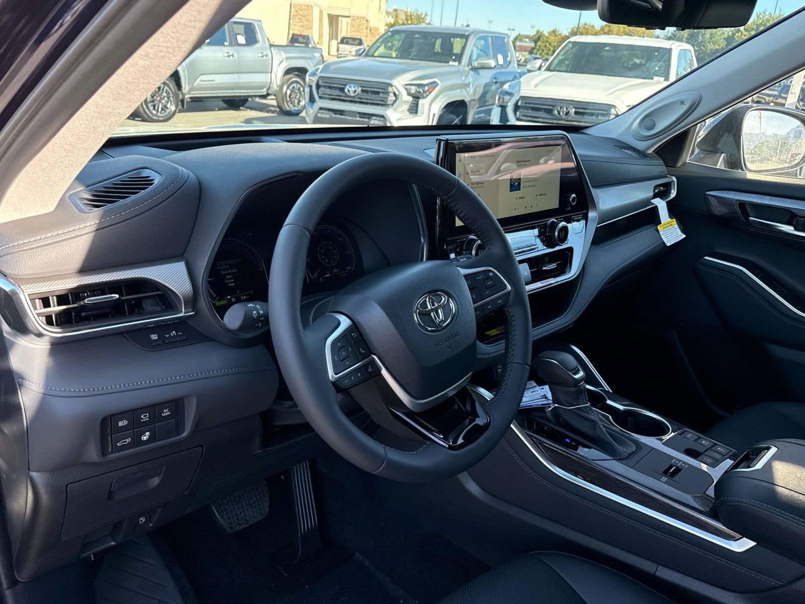 2026 Toyota Highlander Hybrid Platinum