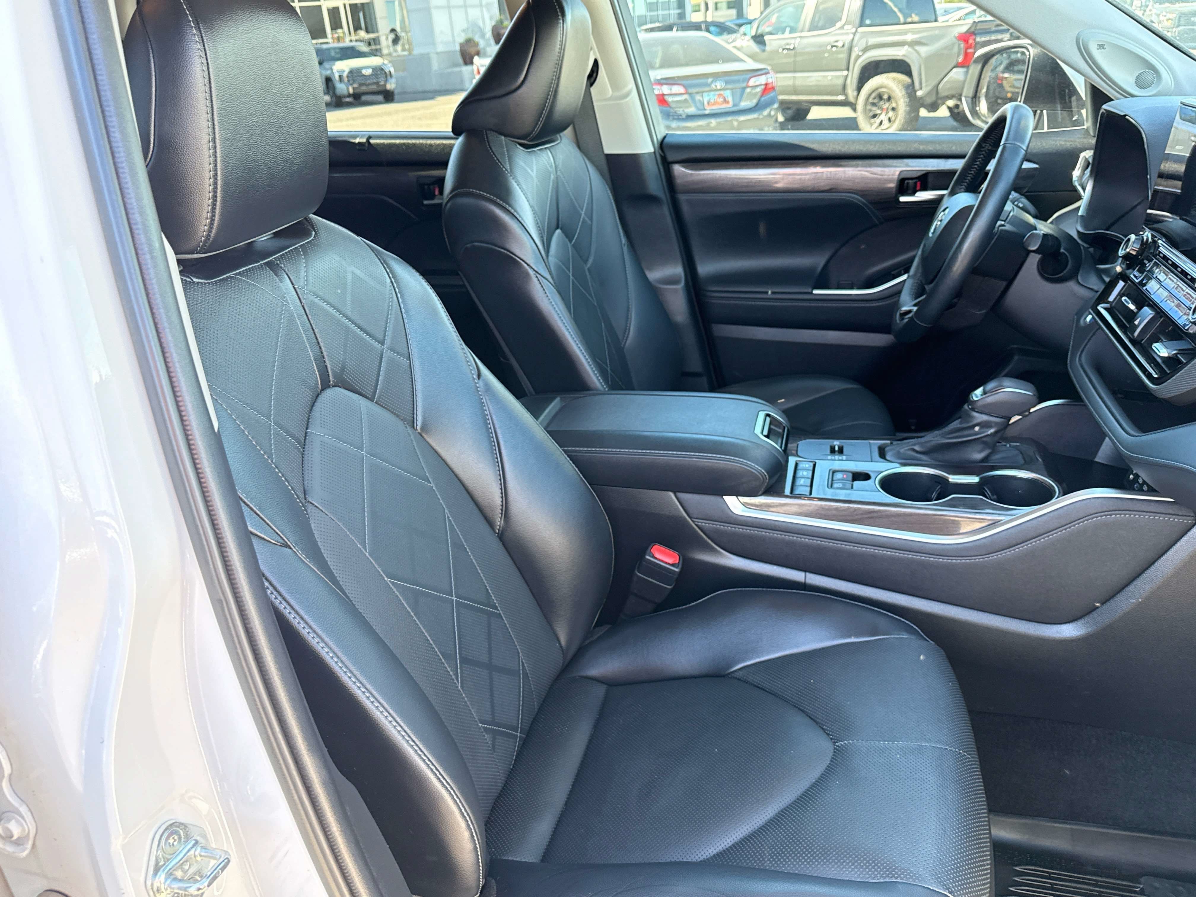 2022 Toyota Highlander Hybrid Hybrid Platinum