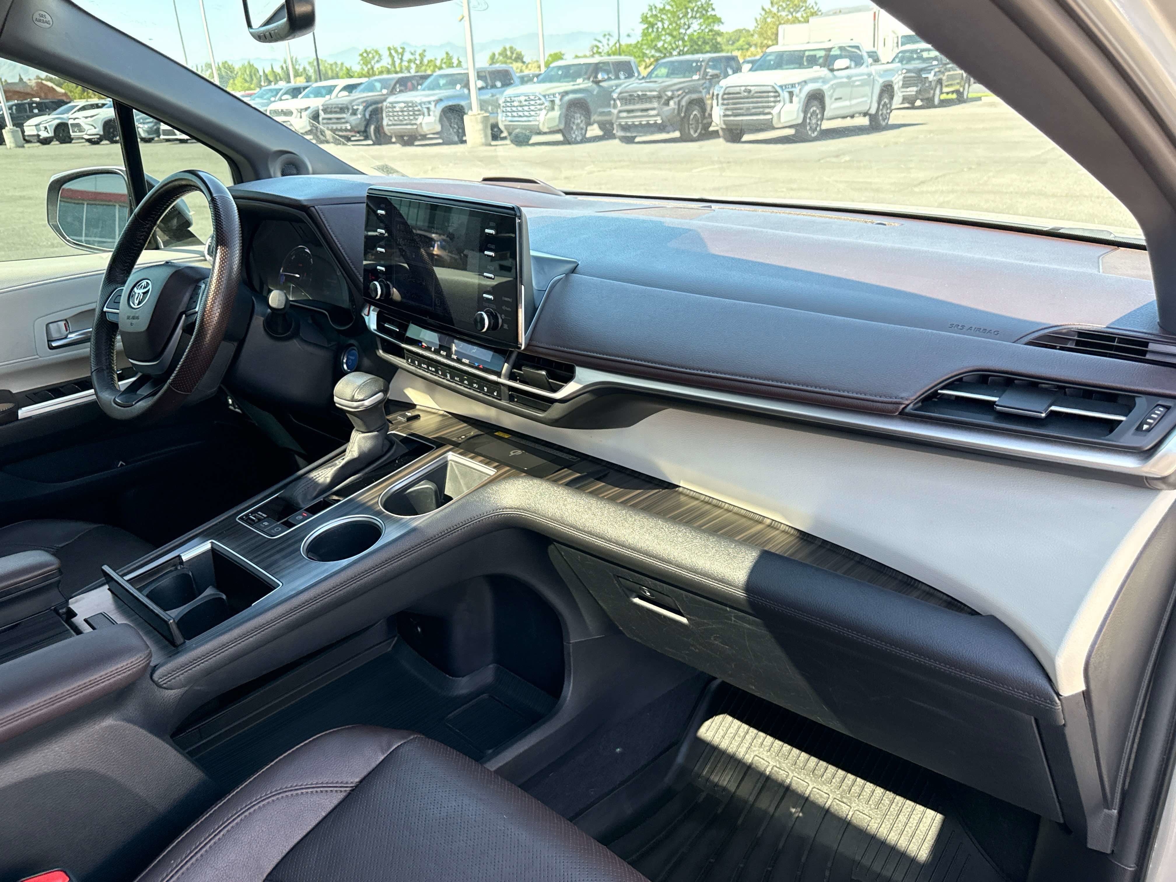 2023 Toyota SIENNA PLATINUM Platinum