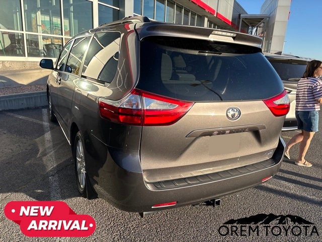 2016 Toyota Sienna LE