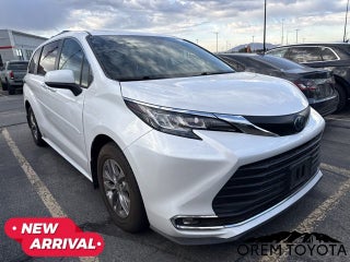 2023 Toyota Sienna XLE