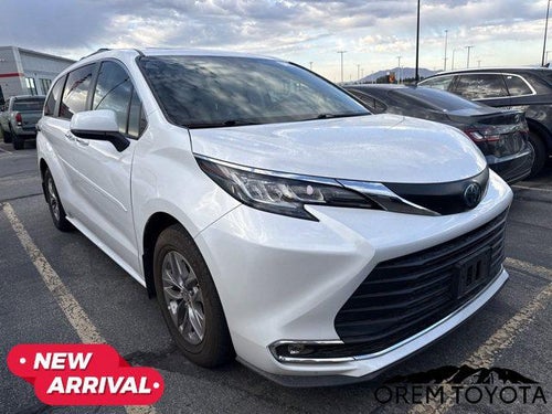 2023 Toyota Sienna XLE