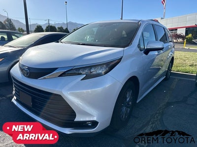 2025 Toyota SIENNA XLE XLE