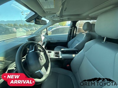 2025 Toyota SIENNA XLE XLE
