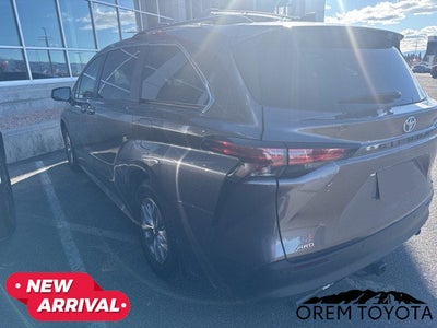 2022 Toyota Sienna XLE