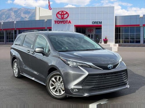 2025 Toyota Sienna XLE