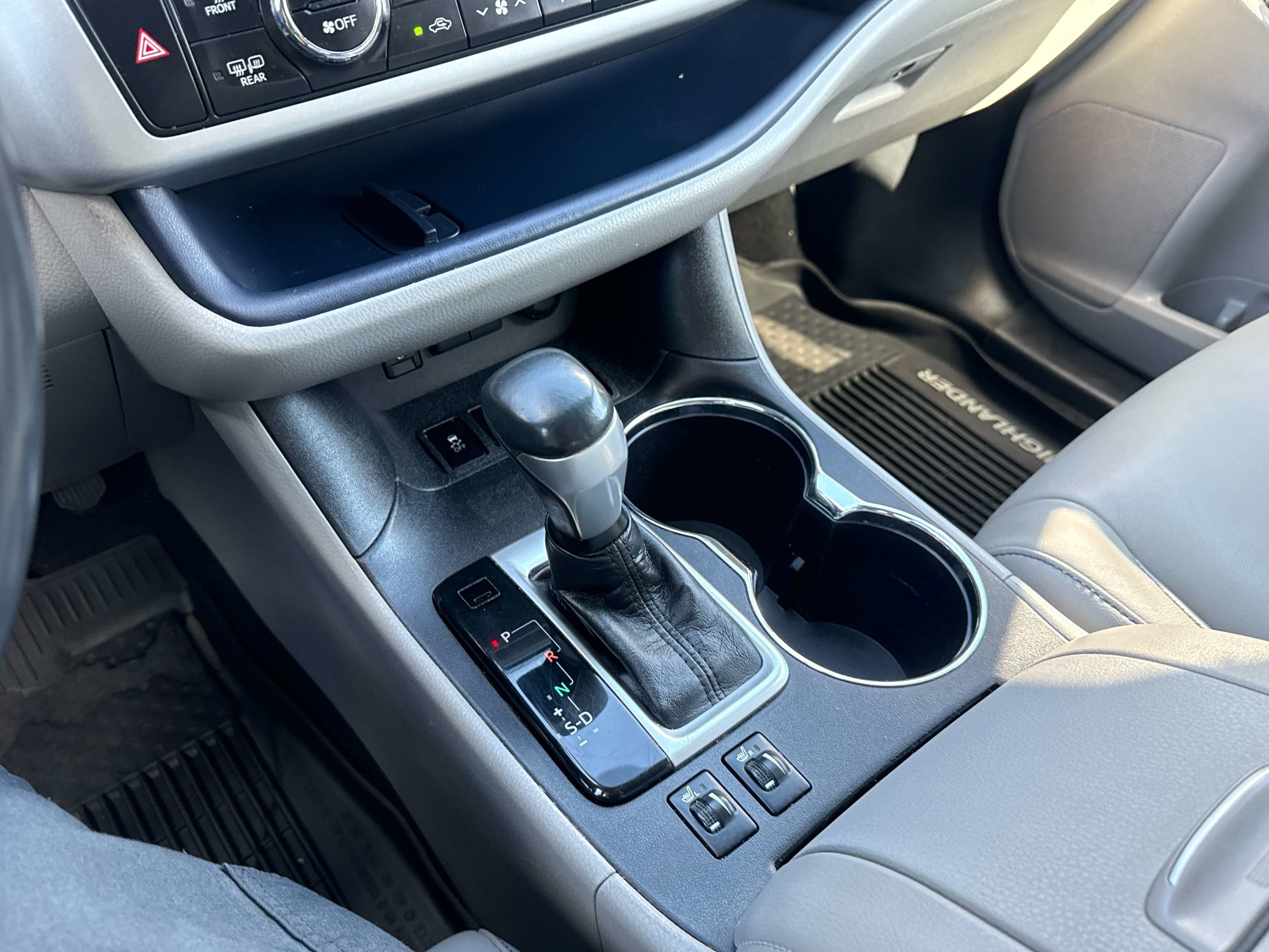2018 Toyota HIGHLANDER XLE