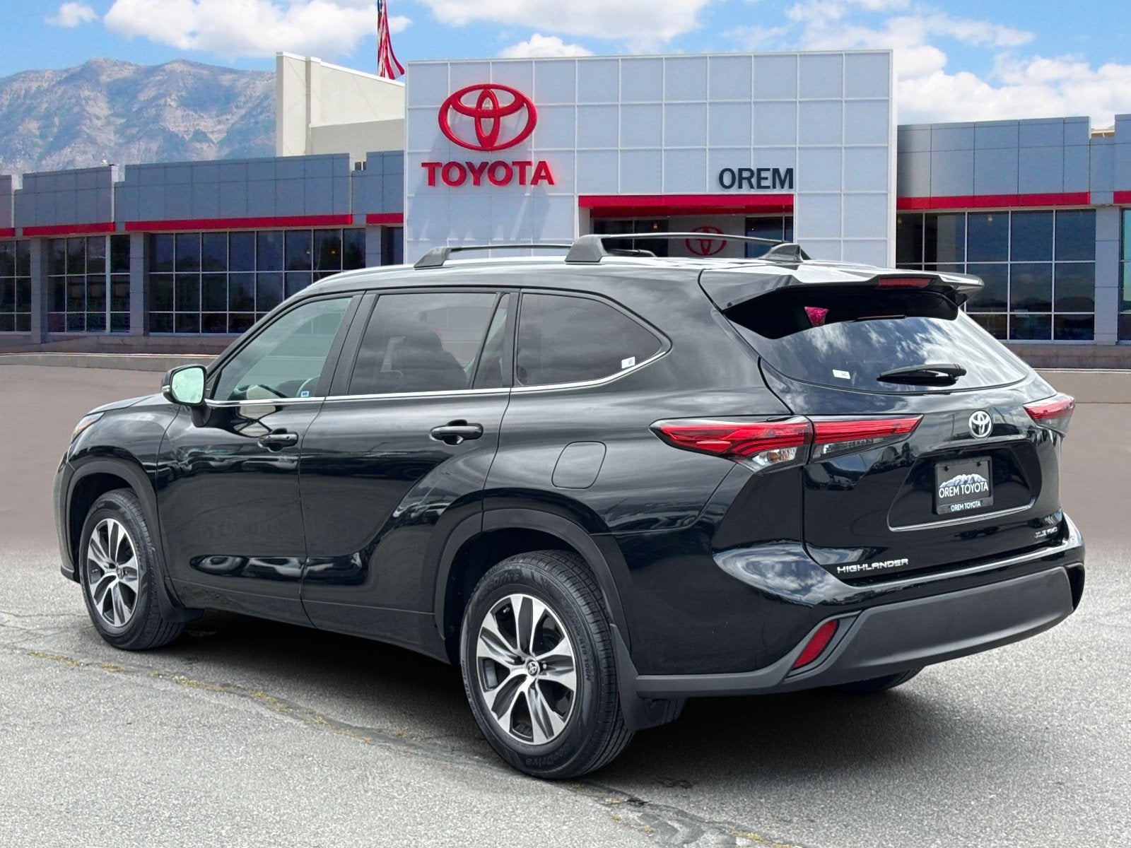 2023 Toyota HIGHLANDER XLE