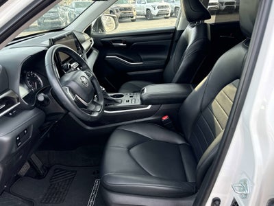 2023 Toyota HIGHLANDER XLE