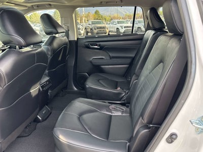 2023 Toyota HIGHLANDER XLE