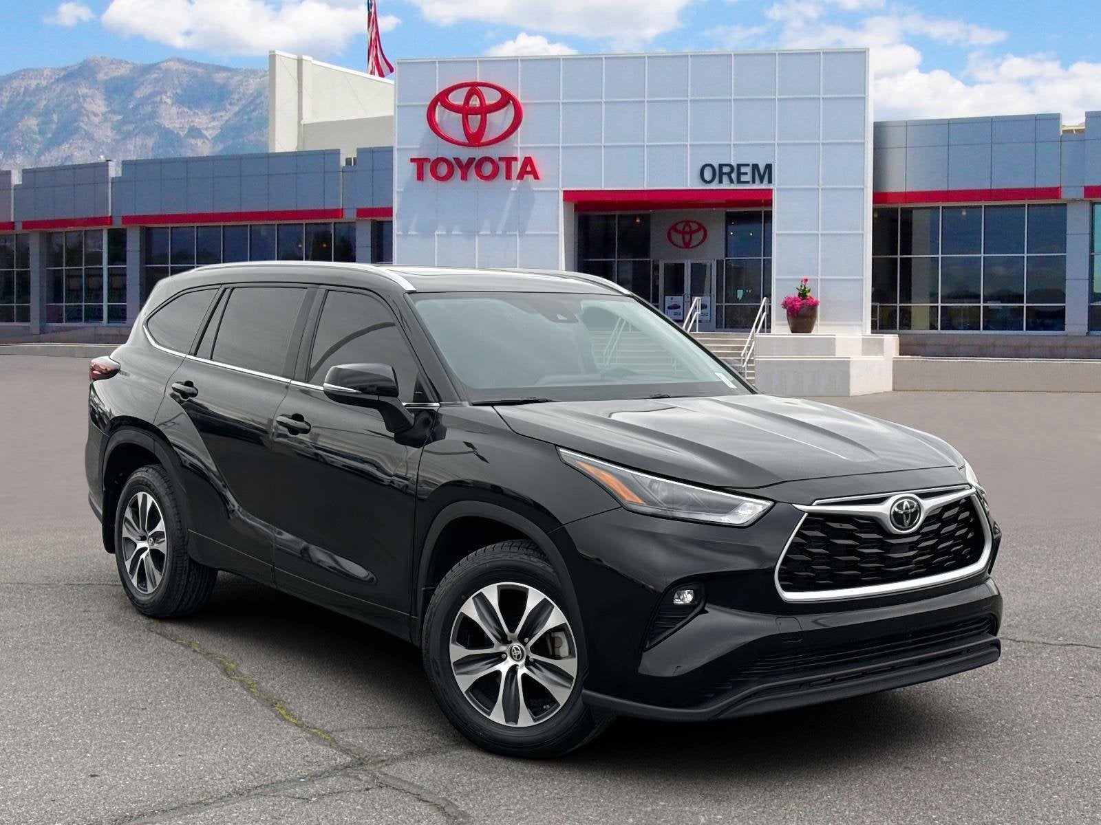 2024 Toyota HIGHLANDER XLE