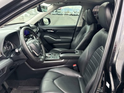 2024 Toyota HIGHLANDER XLE
