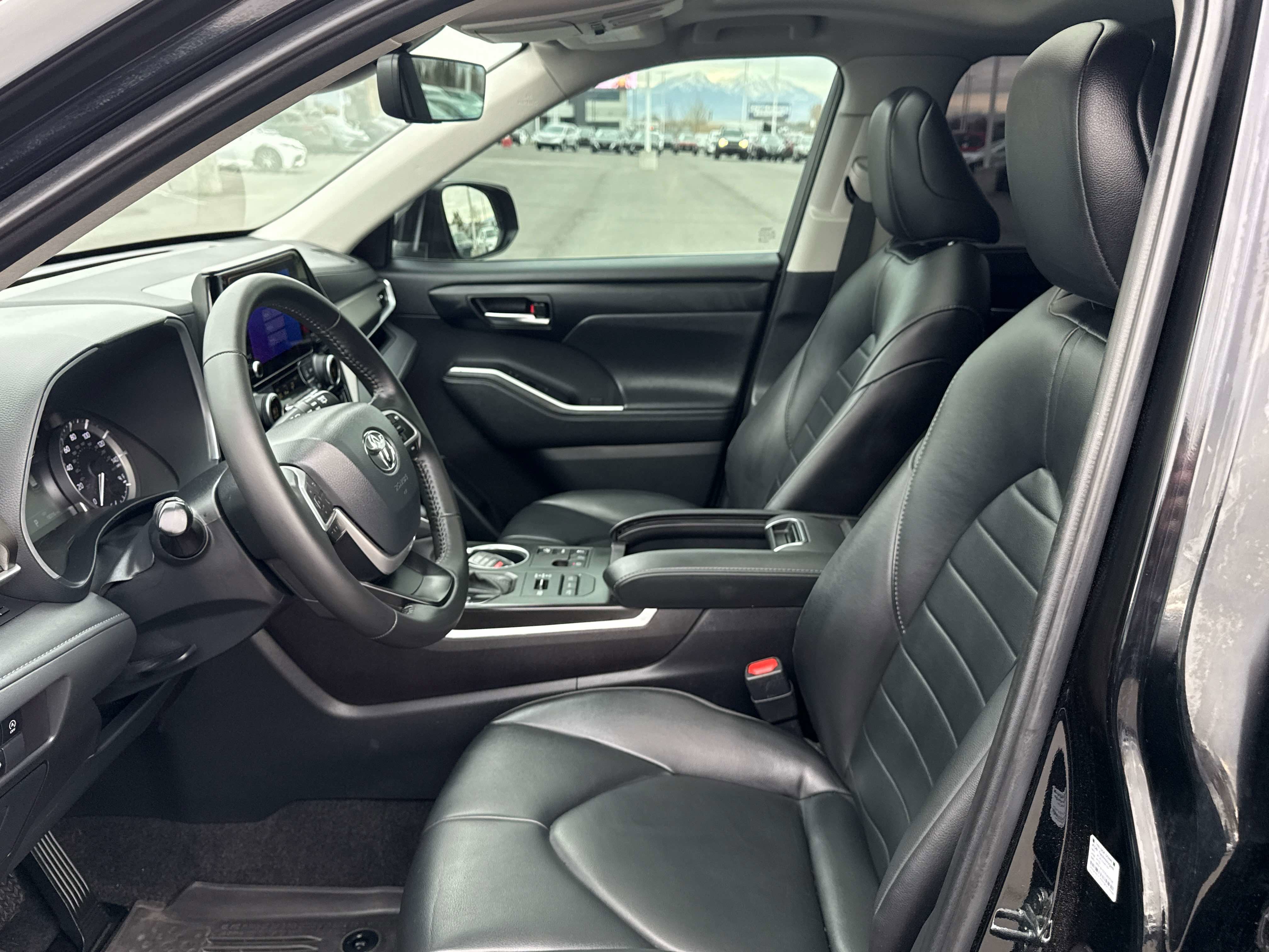 2024 Toyota HIGHLANDER XLE