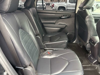 2024 Toyota HIGHLANDER XLE