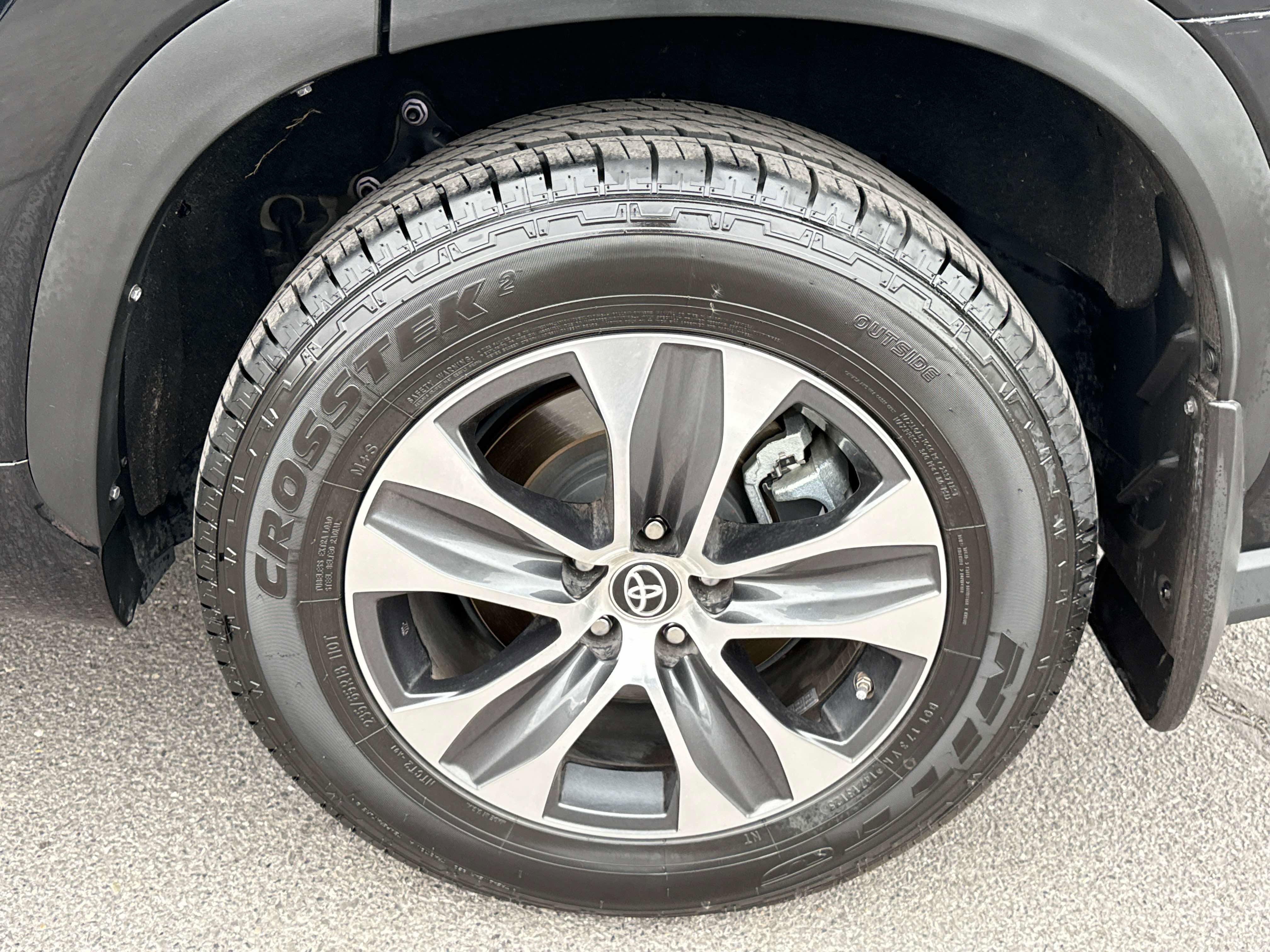 2024 Toyota HIGHLANDER XLE