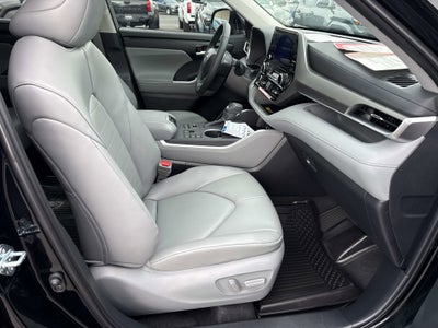 2026 Toyota HIGHLANDER XLE