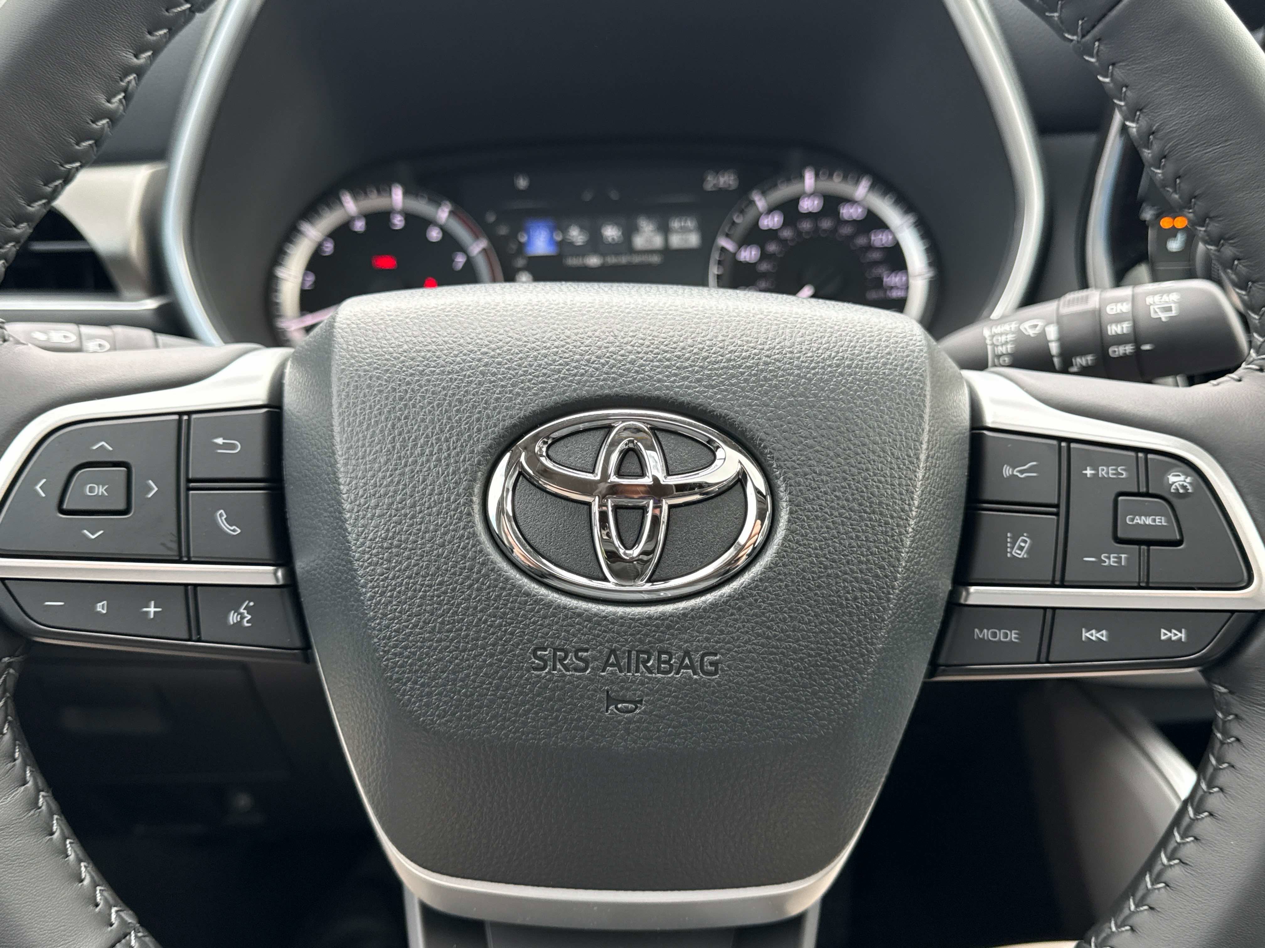 2026 Toyota HIGHLANDER XLE