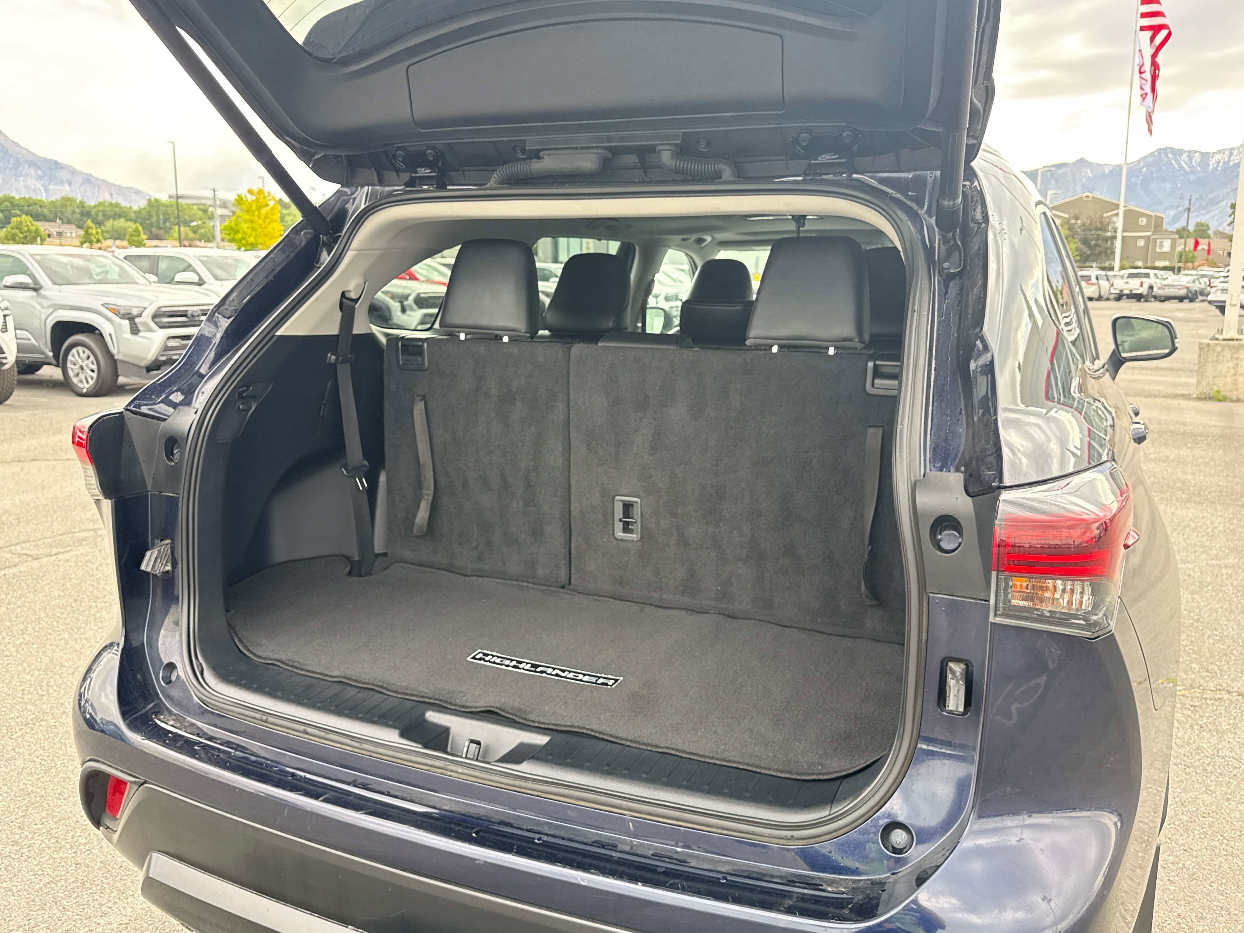 2024 Toyota HIGHLANDER XLE