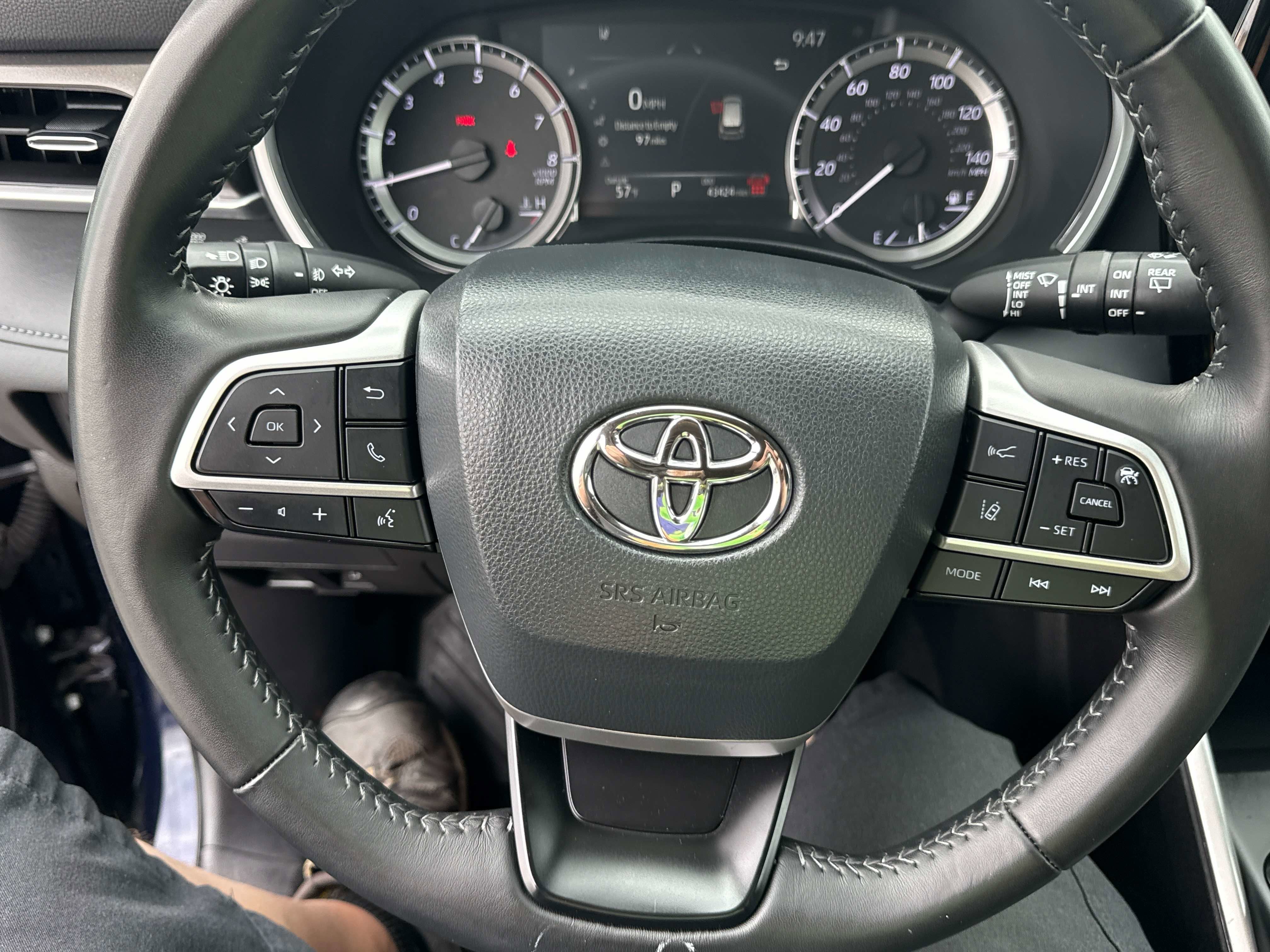 2024 Toyota HIGHLANDER XLE