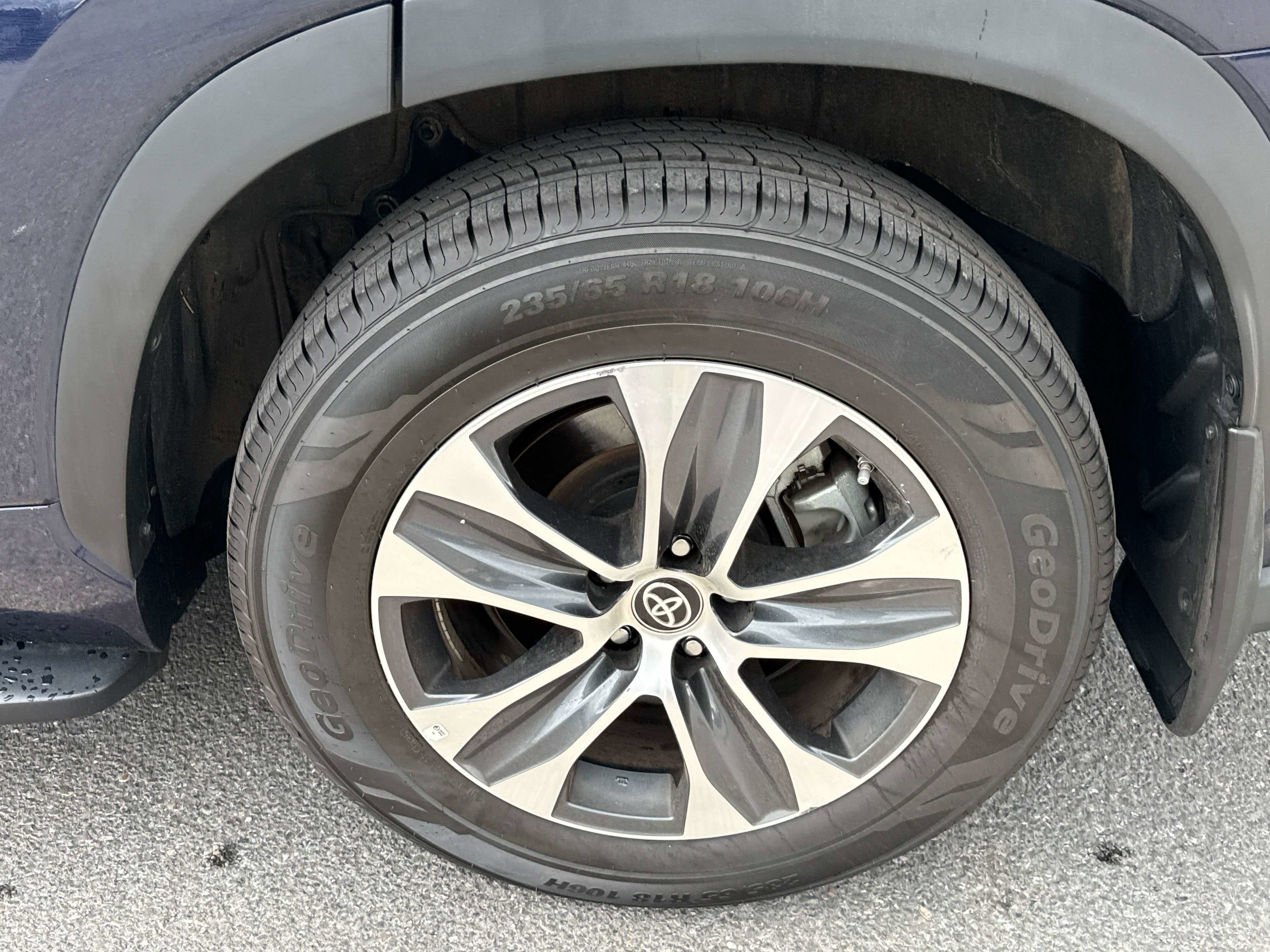 2024 Toyota HIGHLANDER XLE