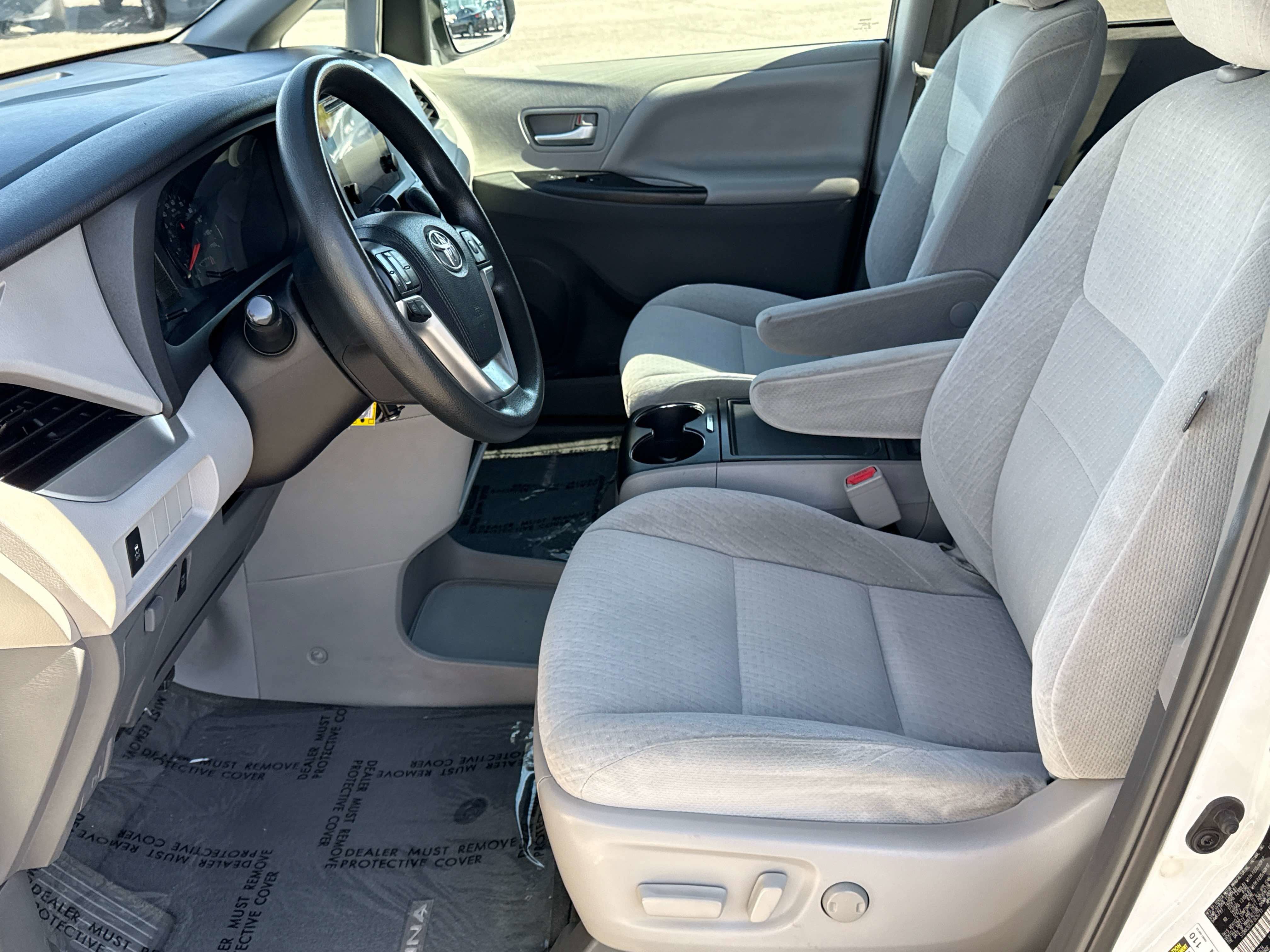 2015 Toyota SIENNA LE 3.5L LE